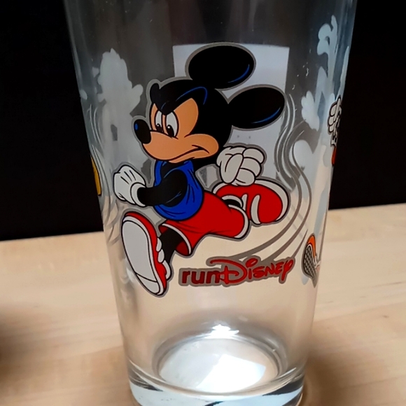 Walt Disney World - 3 Marathon Commemorative Pint Glasses - Picture 6 of 8